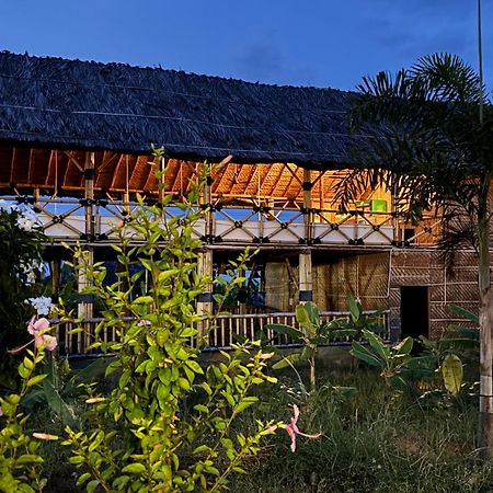 Mowgli'S Cafe Hampi & Guest House Bagian luar foto