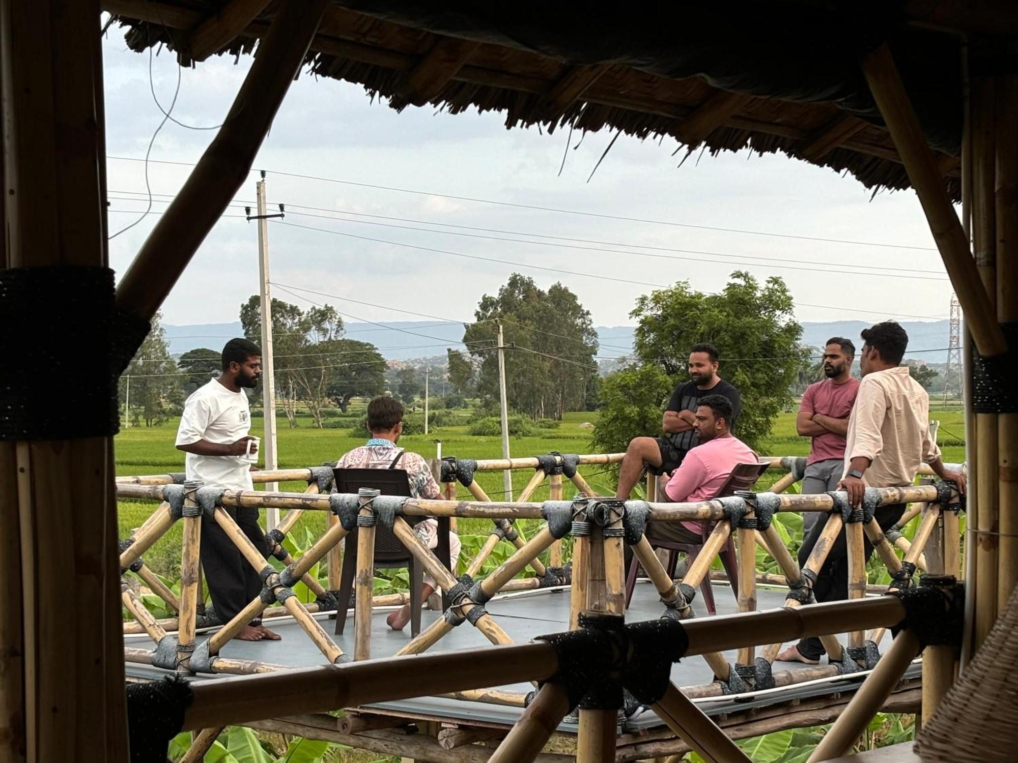 Mowgli'S Cafe Hampi & Guest House Bagian luar foto