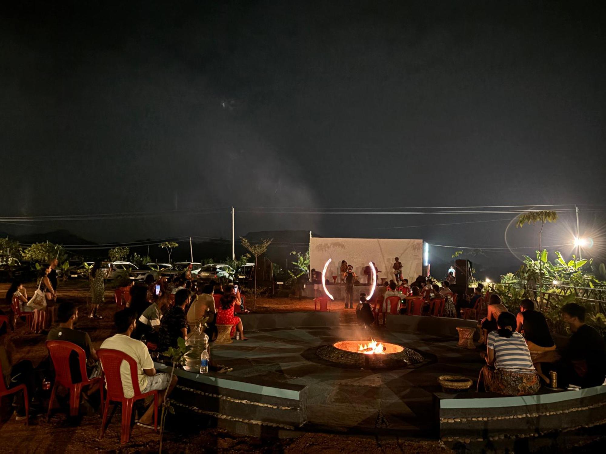 Mowgli'S Cafe Hampi & Guest House Bagian luar foto