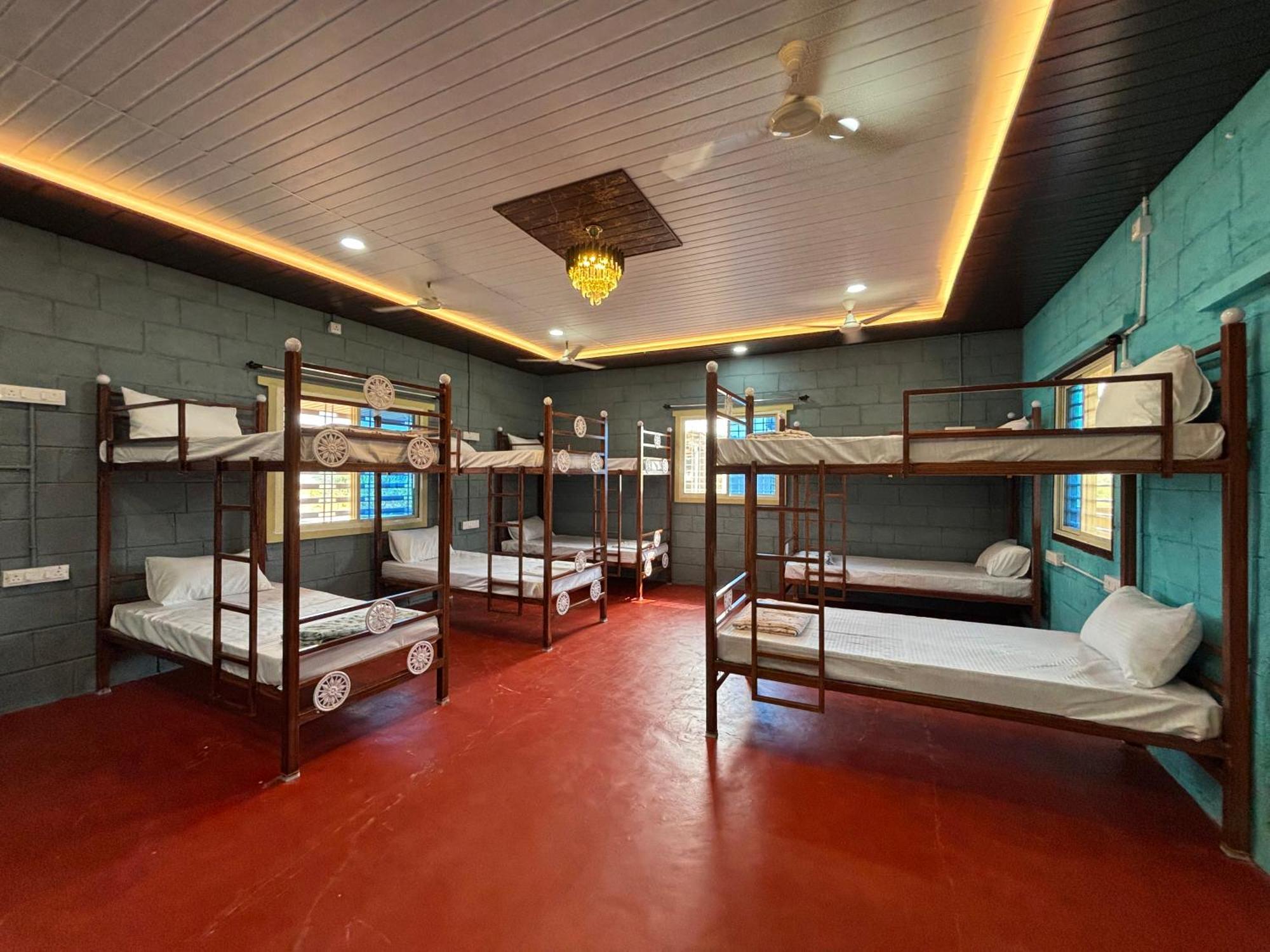 Mowgli'S Cafe Hampi & Guest House Bagian luar foto