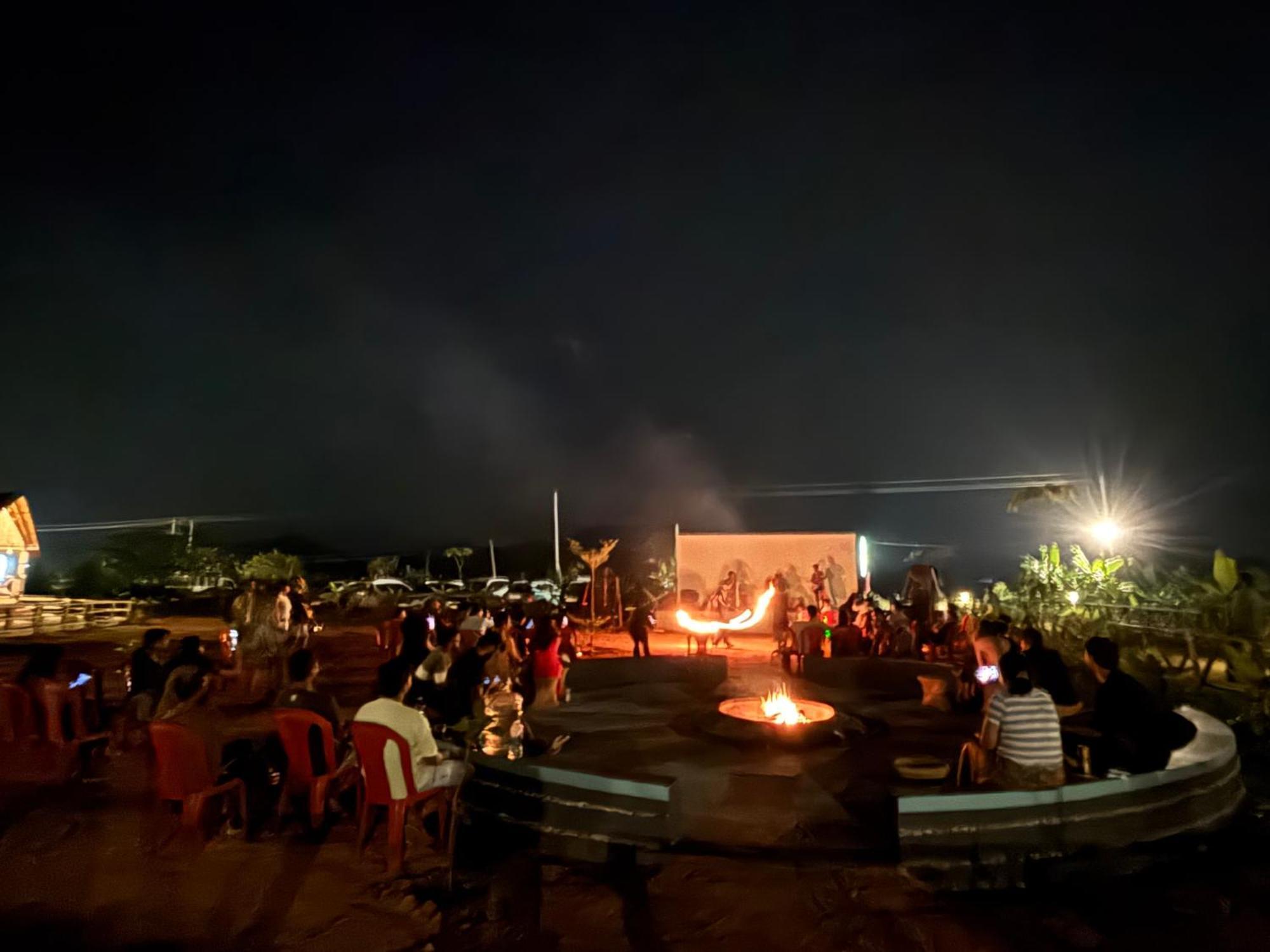 Mowgli'S Cafe Hampi & Guest House Bagian luar foto