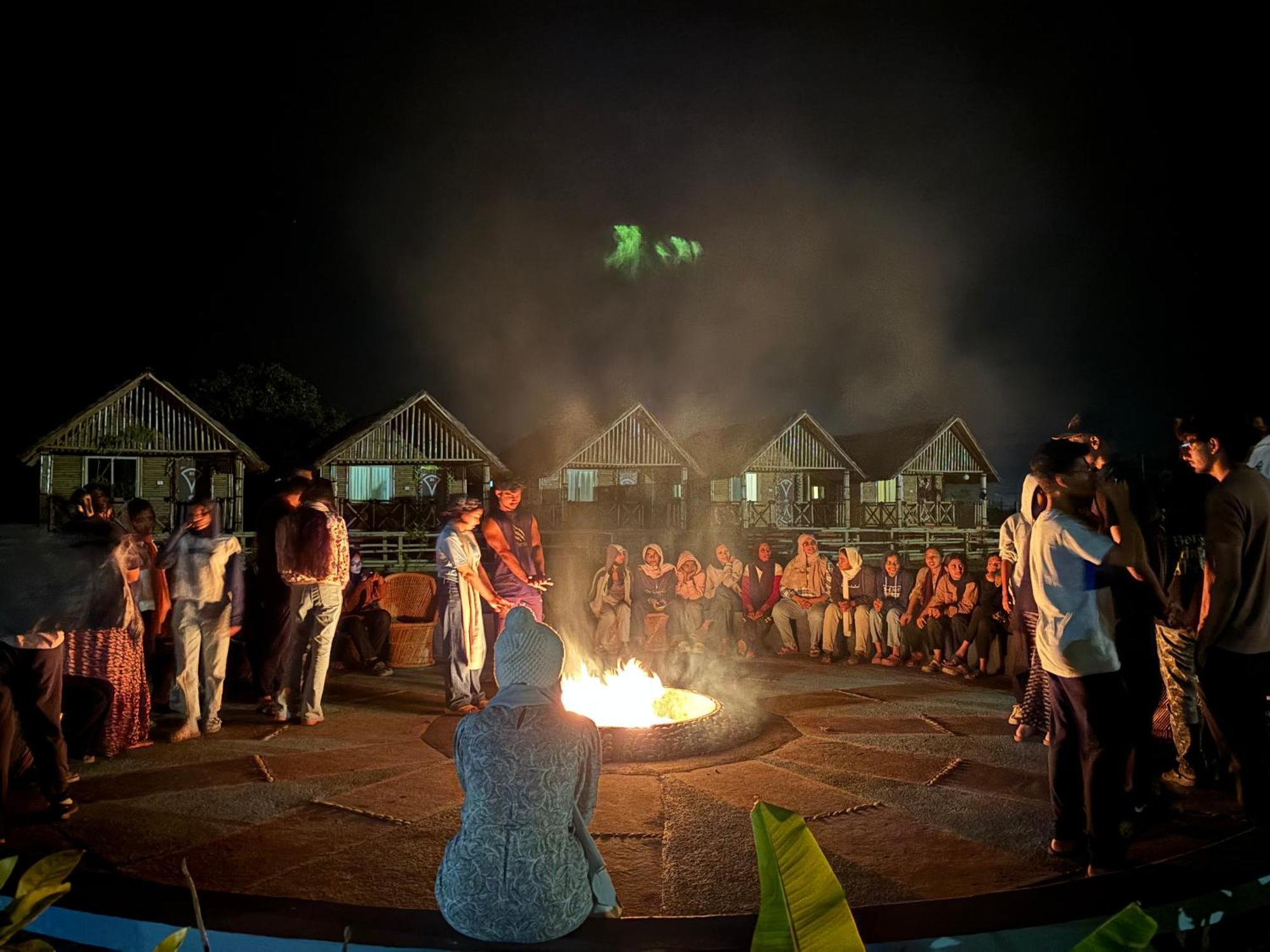 Mowgli'S Cafe Hampi & Guest House Bagian luar foto